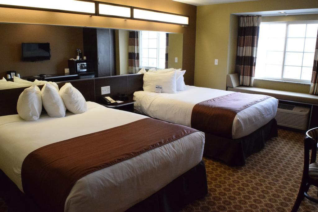 Microtel And 3*