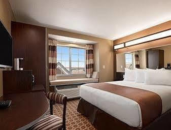 Hotel Microtel And