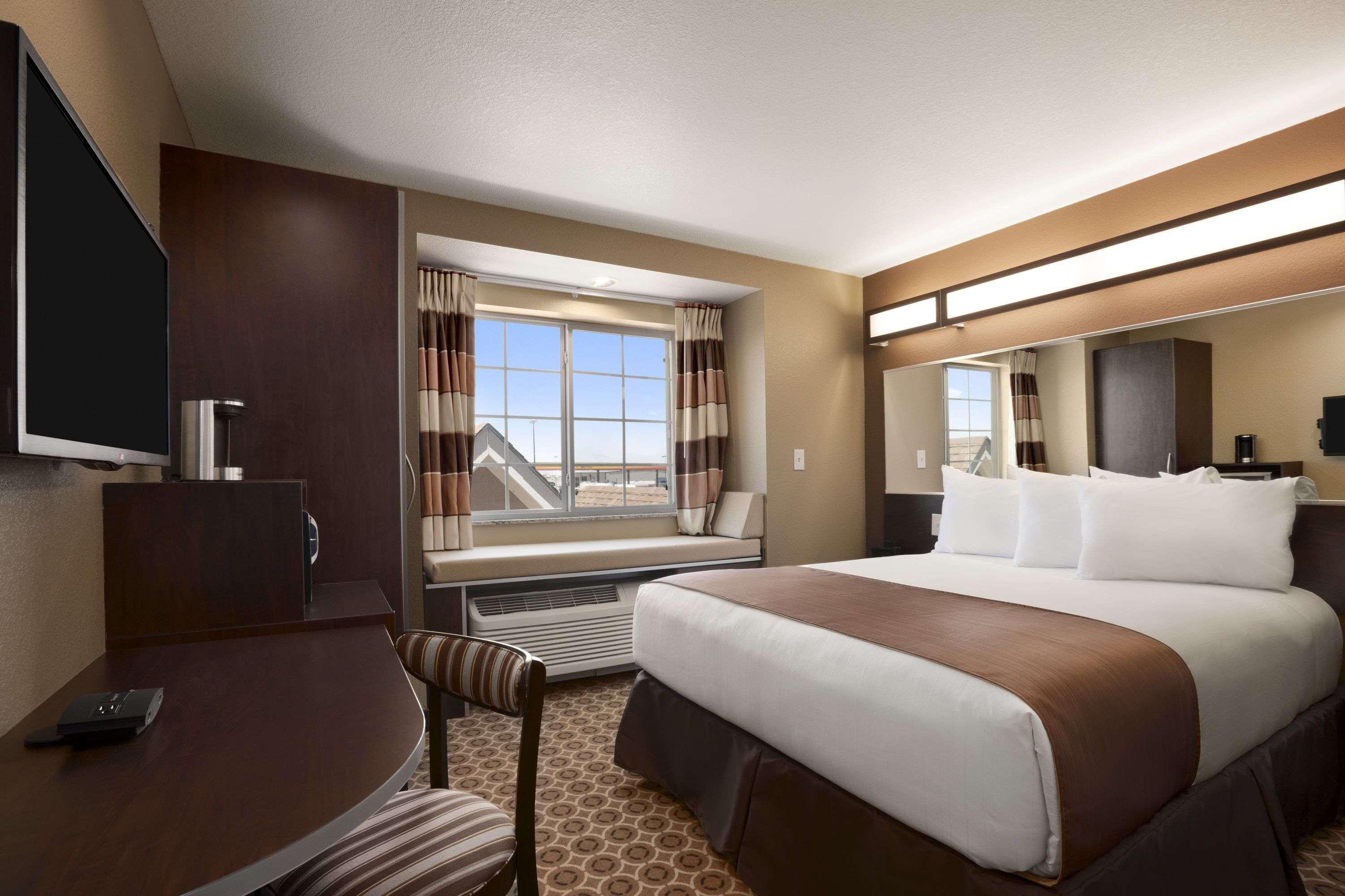 Microtel And 3*